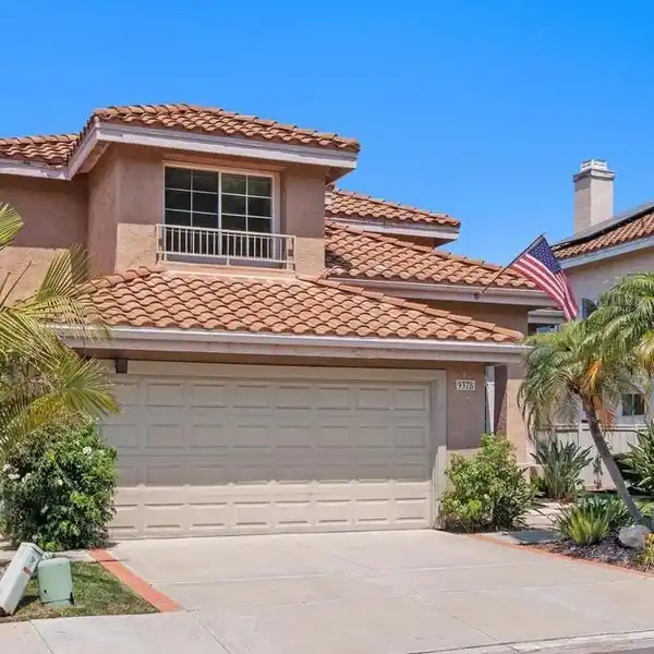 SPACIOUS HOME IN DESIRABLE WOODCREST HILLS