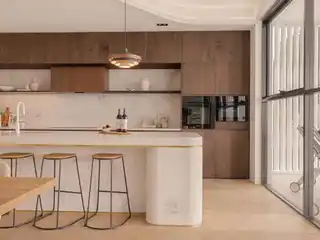 Elegance and Practicality Steps from Major's Bay