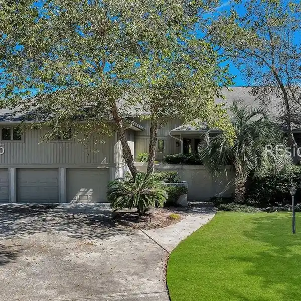RESORT-STYLE RETREAT WITH EXPANSIVE OUTDOOR LIVING SPACES
