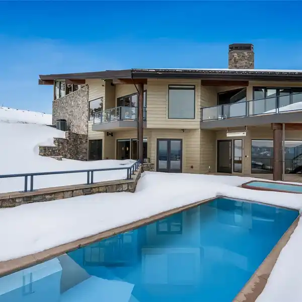 EXTRAORDINARY LOOKOUT MOUNTAIN ESTATE