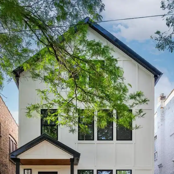 NEARLY NEW GUT-RENOVATED HOME IN THE HEART OF NORTH CENTER