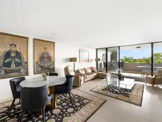 Harbourview Elegance in Exclusive Seaforth Village