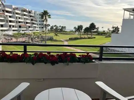 LUXURY GULF-FRONT LIVING