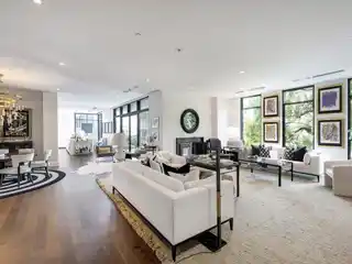 Exceptional Residence in the Giorgetti Houston