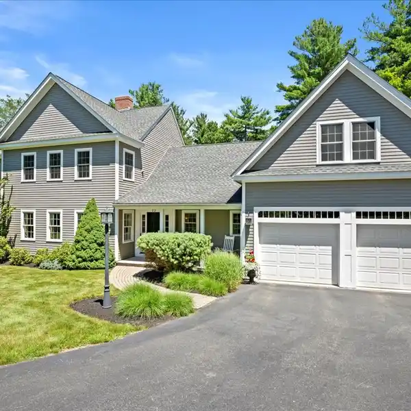 22 WOODLAND DRIVE