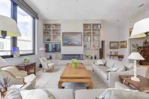 Bright and Sophisticated Apartment in the Sablon District