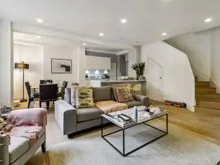 Immaculately Refurbished Two Bedroom Maisonette