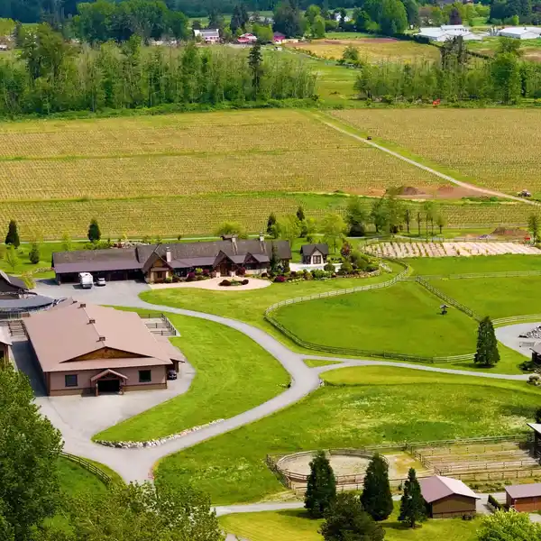 PRIVATE EQUESTRIAN ESTATE IN CAMPBELL VALLEY