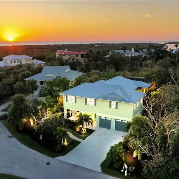 AN EXCEPTIONAL PIECE OF PARADISE