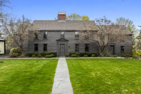 Hammond House - Newly Renovated Circa 1645 Property