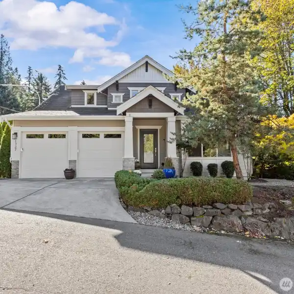 SPACIOUS WINDSTONE HOME WITH LOFT, OFFICE & DECK