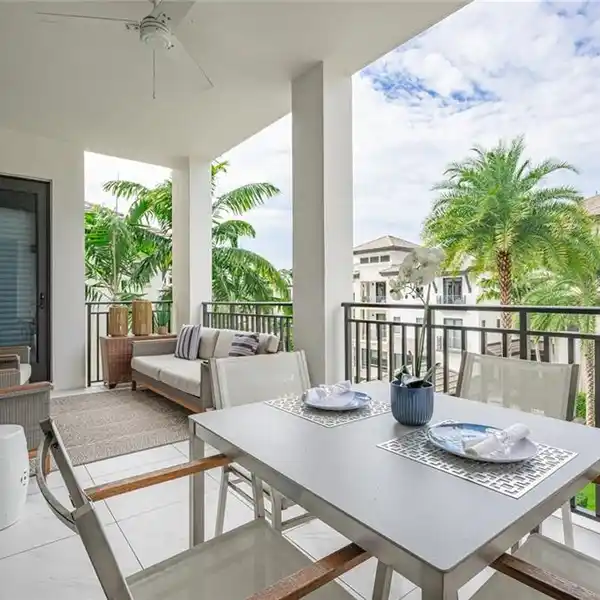 MAGNIFICENT DESIGNER COASTAL RETREAT