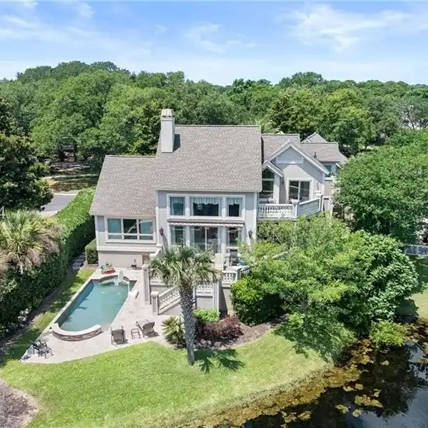 STUNNING HOME WITH LAGOON VISTAS