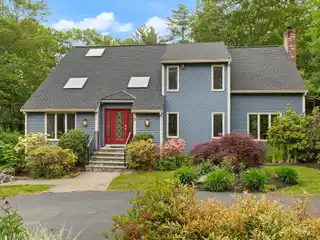 Sun-filled Contemporary Home in Eliot Hill