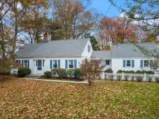Family Home and Retreat on the Scenic Branford River