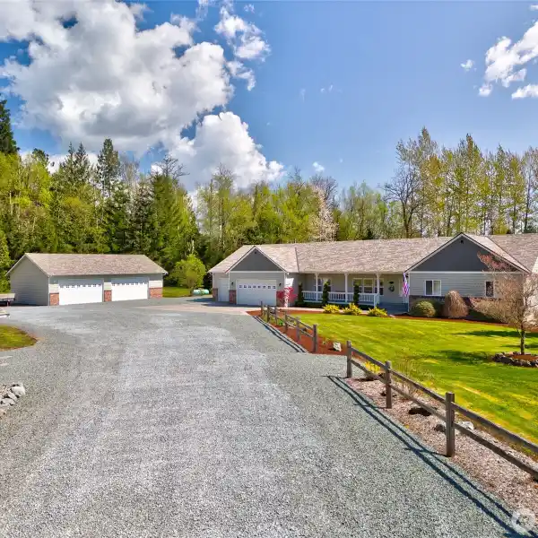 MOVE-IN READY HOME ON 6.77 PRIVATE ACRES