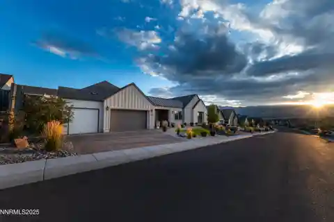 Stunning Contemporary Farmhouse Home