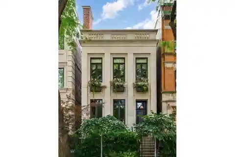 East Lincoln Park Showpiece