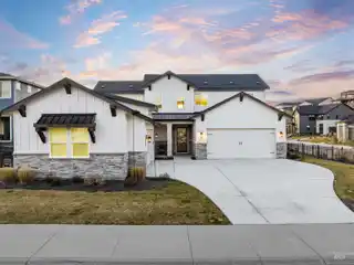 Spectacular Home in Highly Coveted Harris North