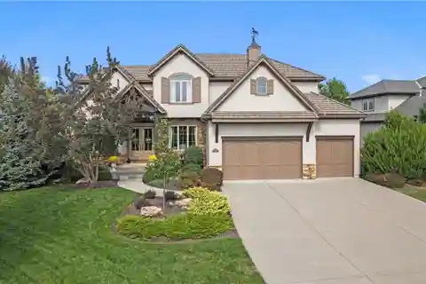 Elegance and Comfort in a Desirable Community