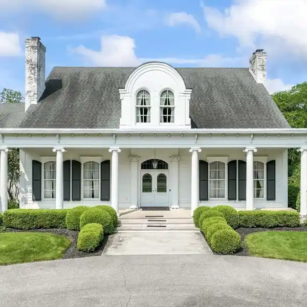 ONE-OF-A-KIND NEW ORLEANS-INSPIRED HOME