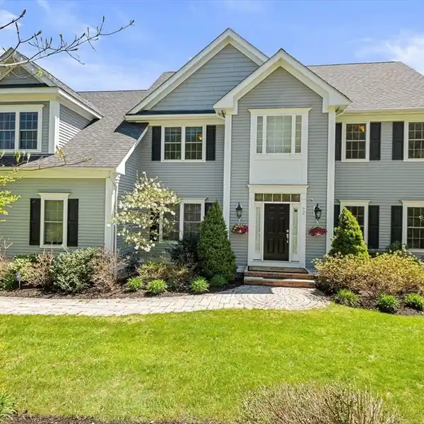 YOUNG CUSTOM COLONIAL IN SOUGHT-AFTER NORTH SUDBURY