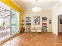 QUIET THREE-BEDROOM APARTMENT