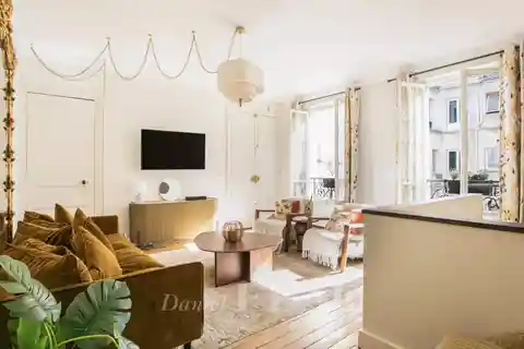 Sunny South-Facing Duplex Apartment