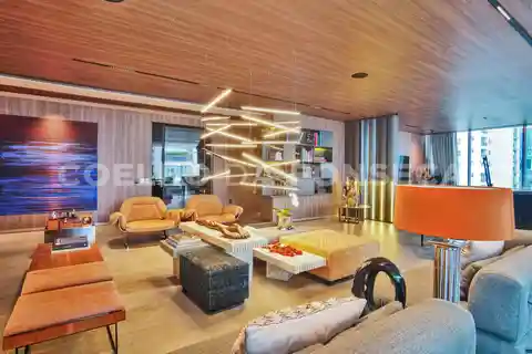 Immaculate Contemporary Apartment in a High-end Building