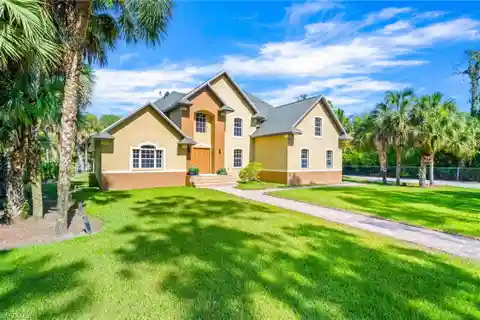 Extraordinary 2.5-Acre Estate