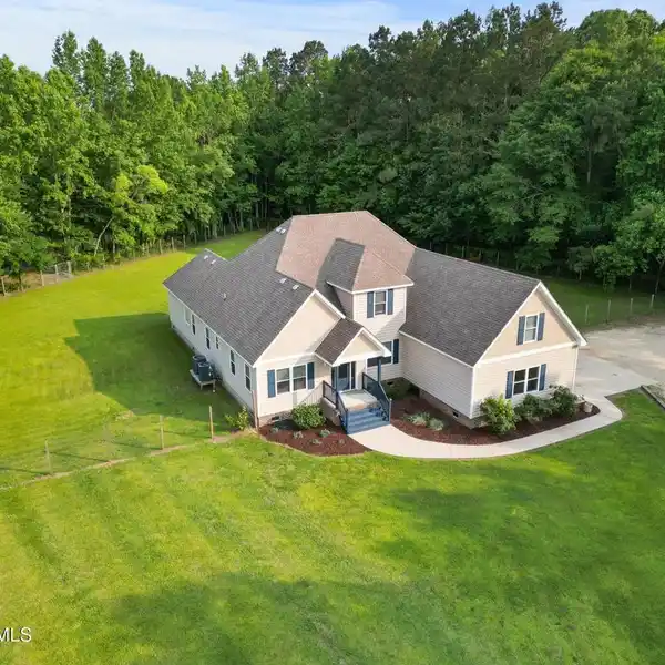 EXCEPTIONAL 10-PLUS-ACRE ESTATE
