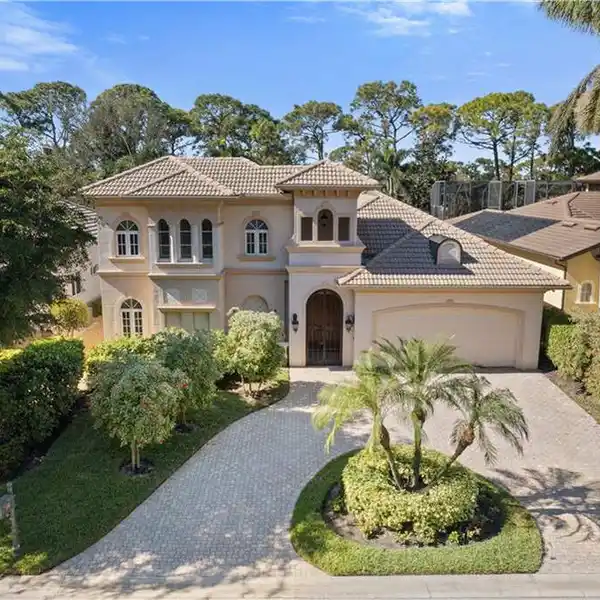 LUXURY AUDUBON HOME WITH POOL, SPA, AND CABANA