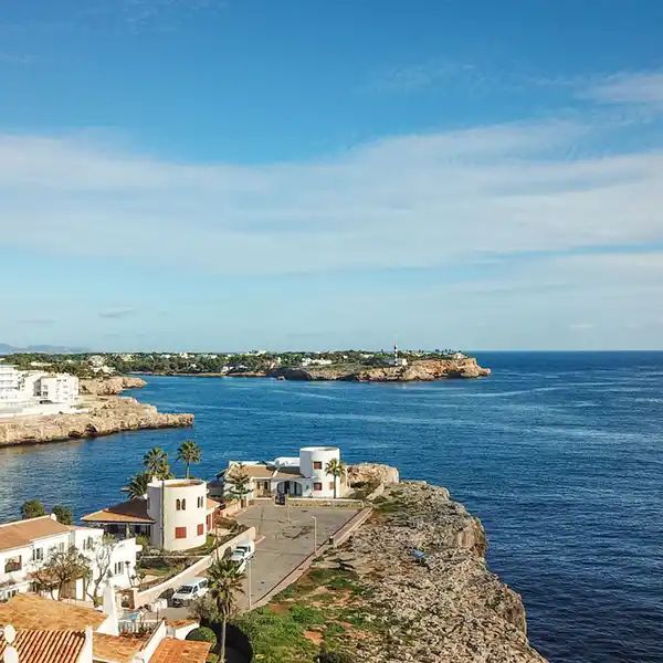 EXCELLENT FRONTLINE PLOT IN PORTOCOLOM