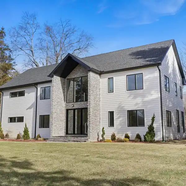 SPACIOUS NEWLY CONSTRUCTED LAKEFRONT HOME