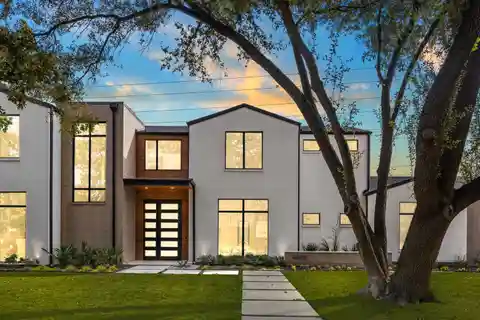 Elegant Family Home Near Top Private Schools