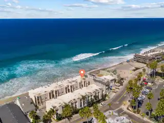 Oceanfront Townhome with Panoramic White Water Views