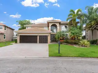 Move-In Ready Home with Loft and Water Views