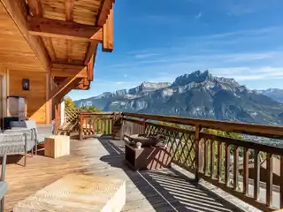 Magnificent Chalet with Majestic Views over the Surrounding Mountains
