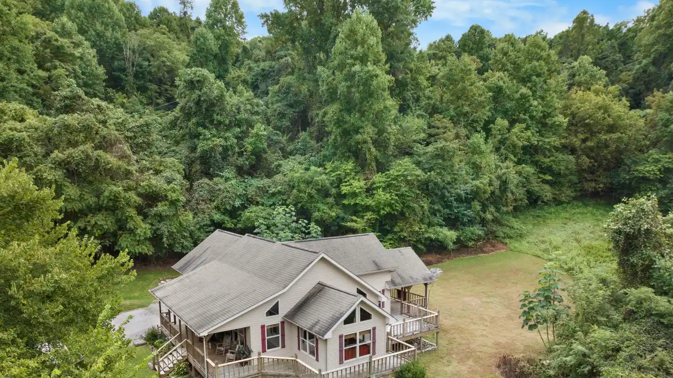 Ultimate Lakefront Retreat
