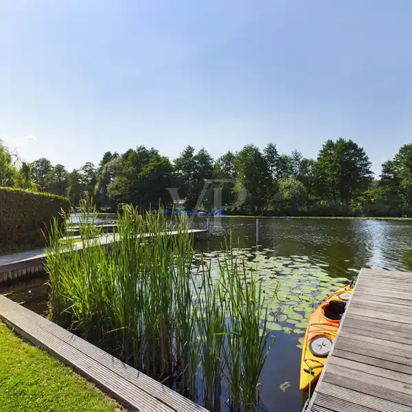 IDYLLIC LAKESIDE PROPERTY ON LAKE KROSSINSEE - JUST OUTSIDE BERLIN