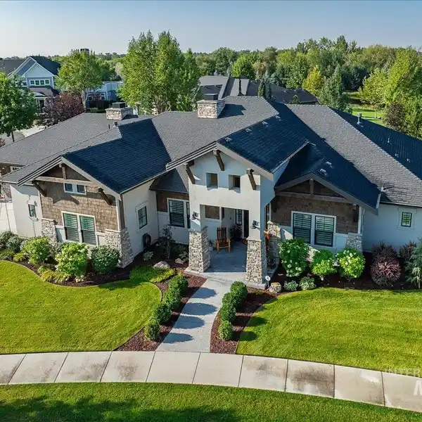 CUSTOM SINGLE-LEVEL LUXURY HOME IN MACE RIVER RANCH