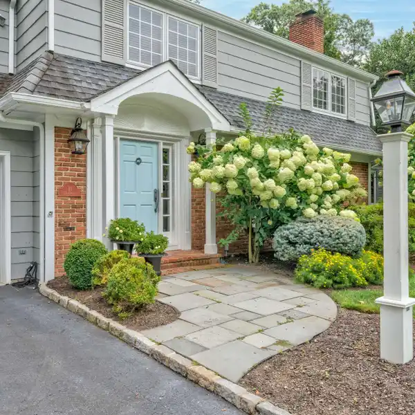 EXCEPTIONAL COLONIAL IN CHATHAM BOROUGH