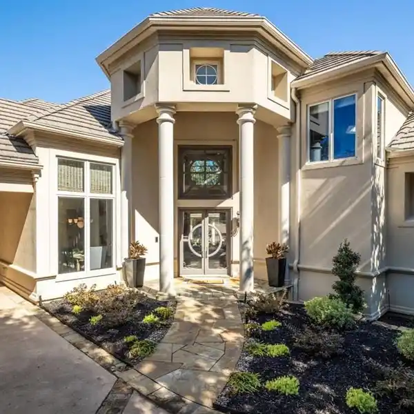 EXQUISITE TRANSITIONAL CONTEMPORARY IN EXCLUSIVE HAMPDEN WOODS