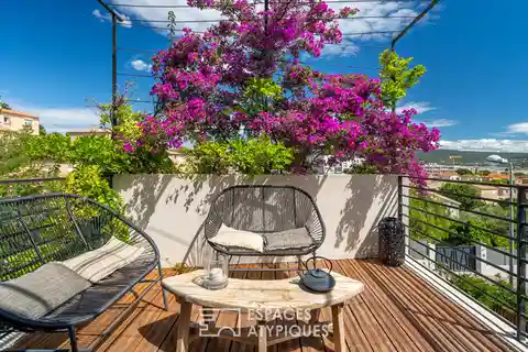 Contemporary House with Sea View