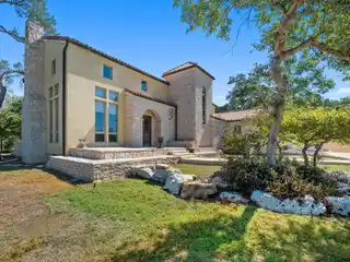 Timeless Tuscan Villa Set on Six Acres