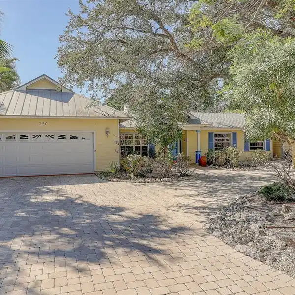 CHARMING FIXER WITH ENDLESS POSSIBILITIES