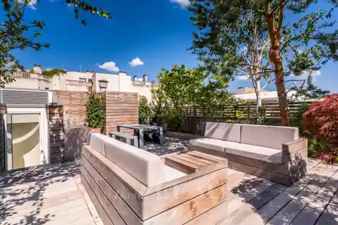 Peaceful Apartment with Roof Terrace
