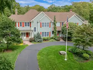 Beautiful Blend of Elegance and Modern Comfort