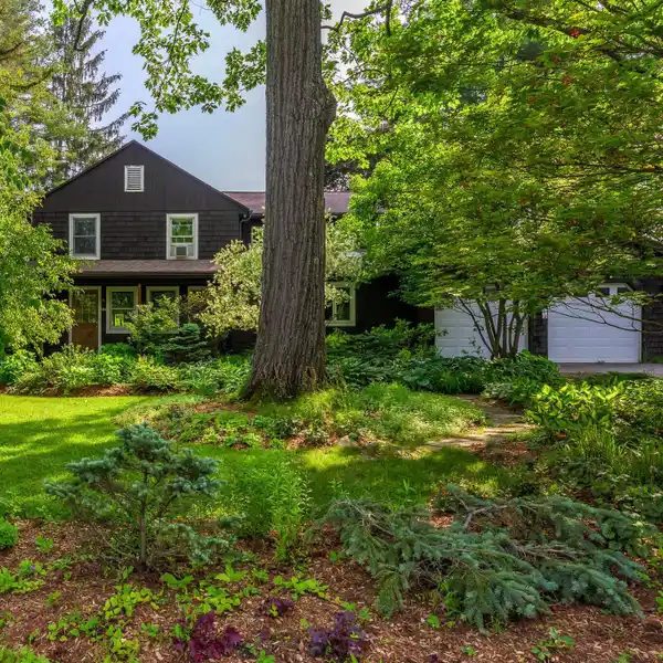 WATERFRONT HOME ON RICHMOND POND