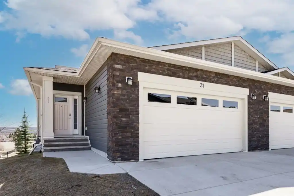 Bungalow Style Condo in Signal Hill
